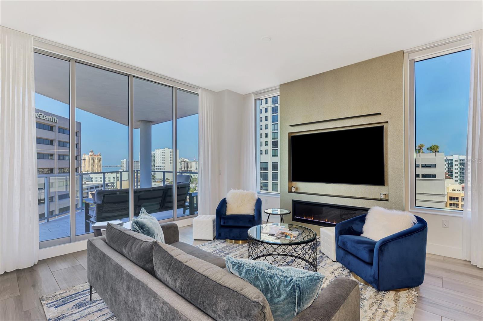 111 S PINEAPPLE AVE #915