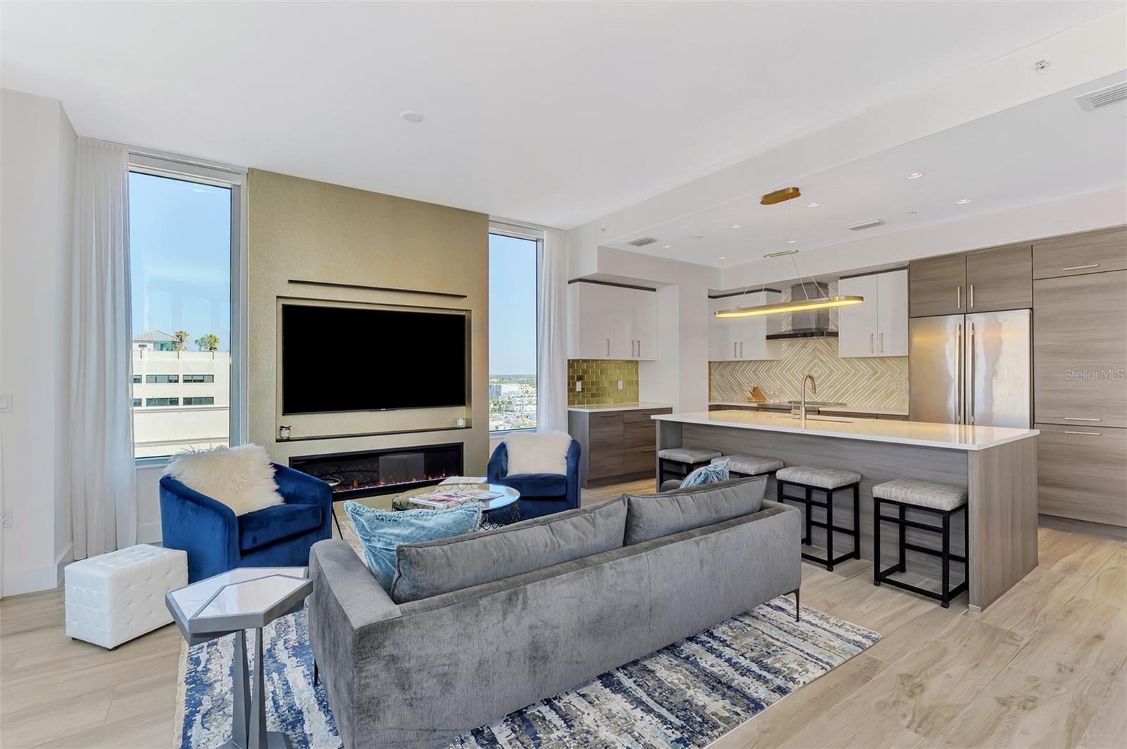 111 S PINEAPPLE AVE #915