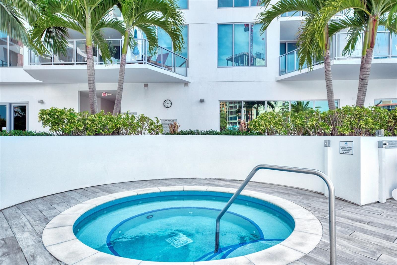 111 S PINEAPPLE AVE #915
