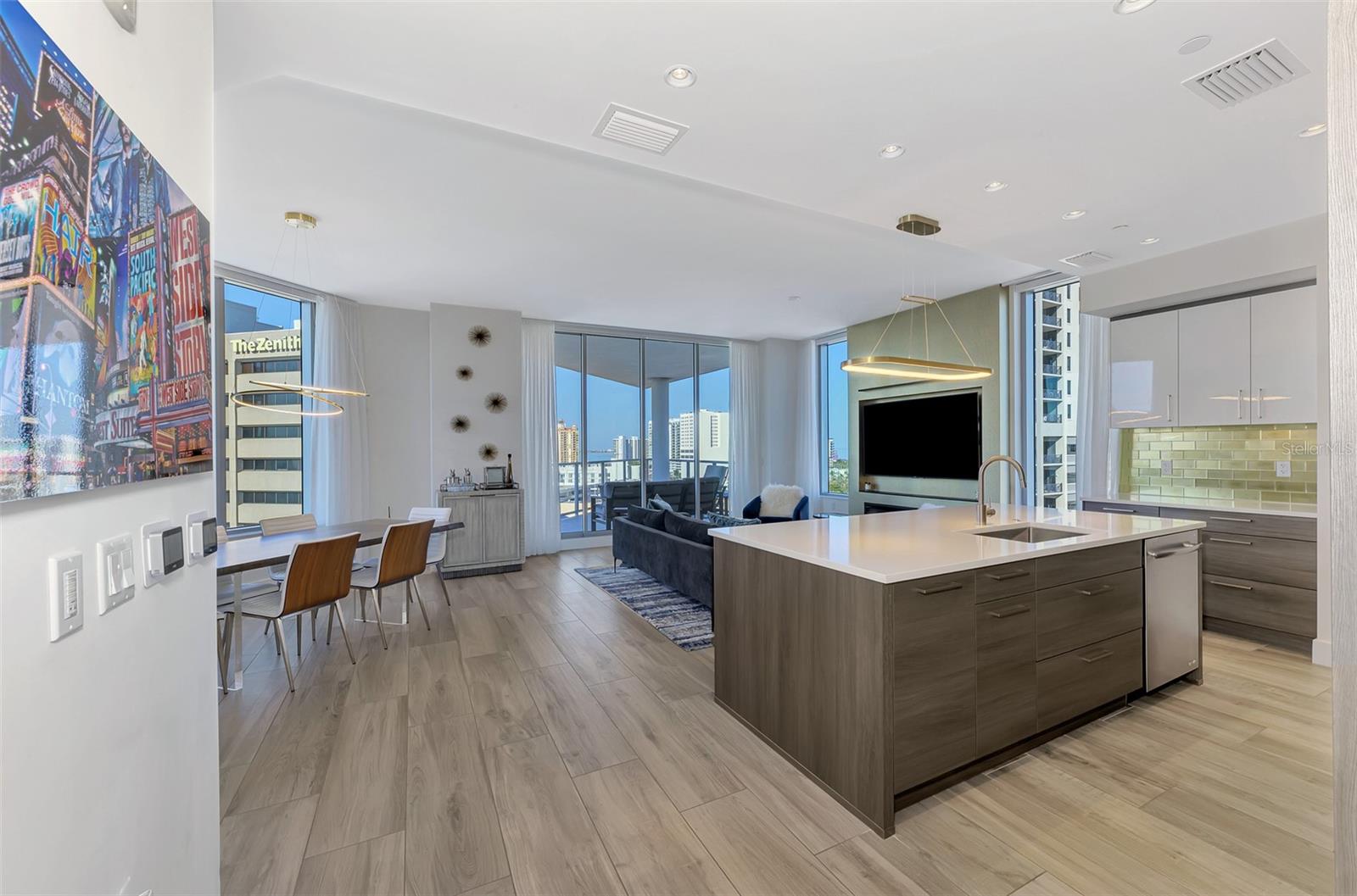 111 S PINEAPPLE AVE #915