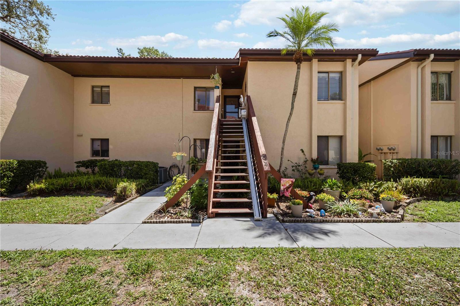 1111 W FAITH CIR #2004