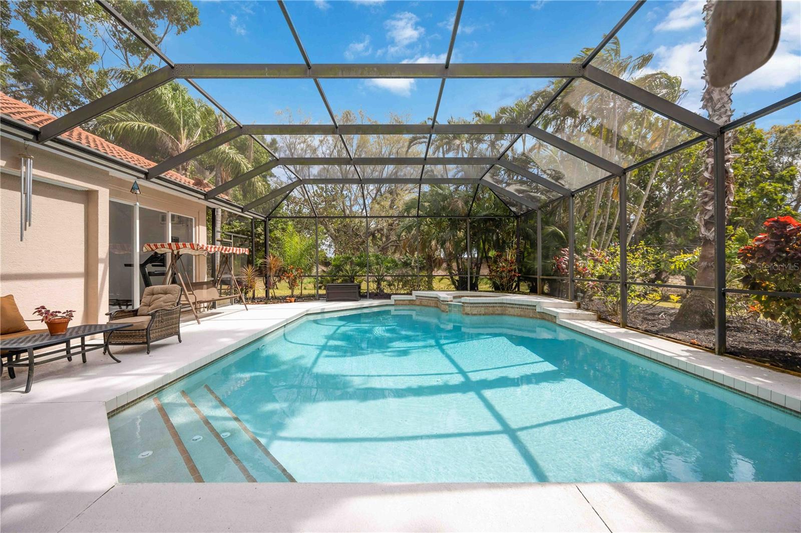 6186 9TH AVENUE CIR NE