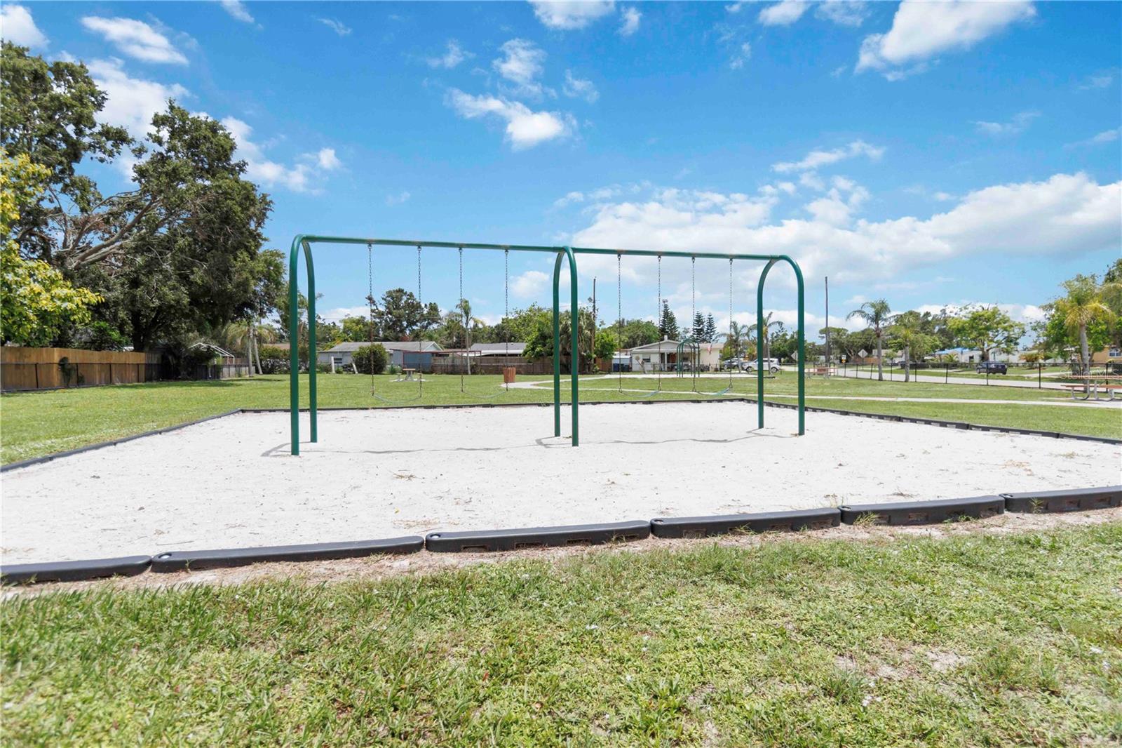 111 66TH STREET CT E