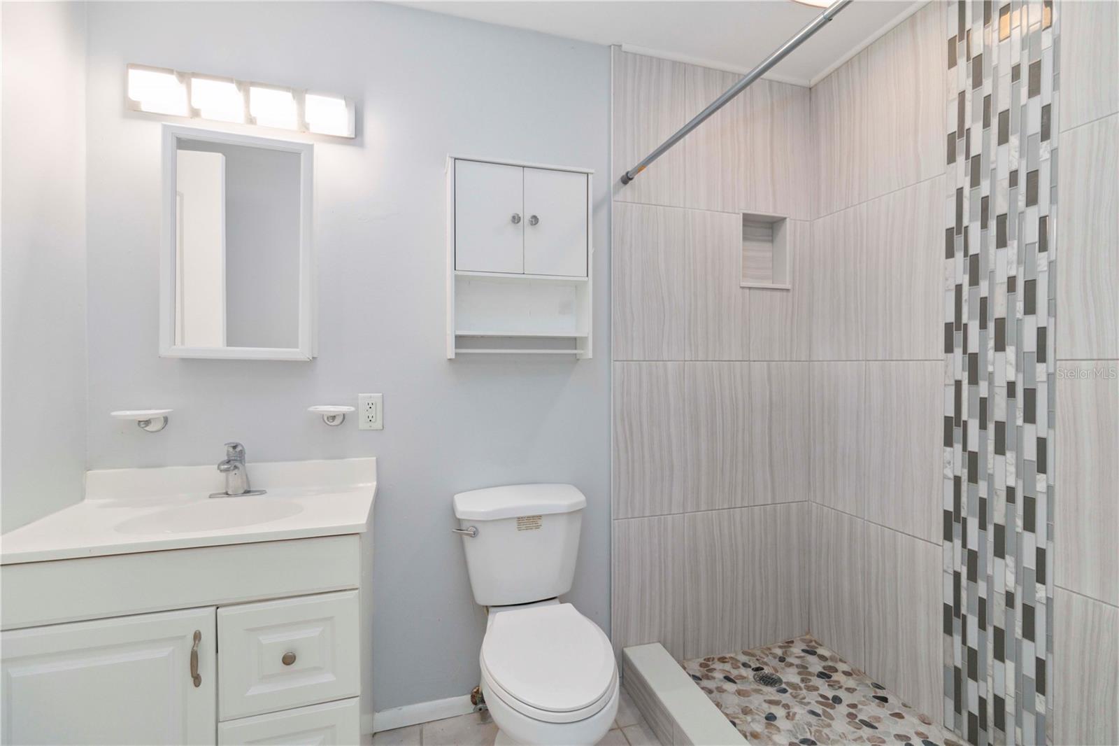 111 66TH STREET CT E