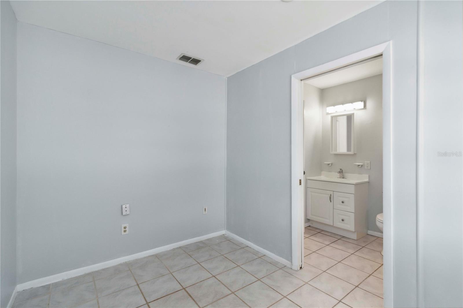 111 66TH STREET CT E