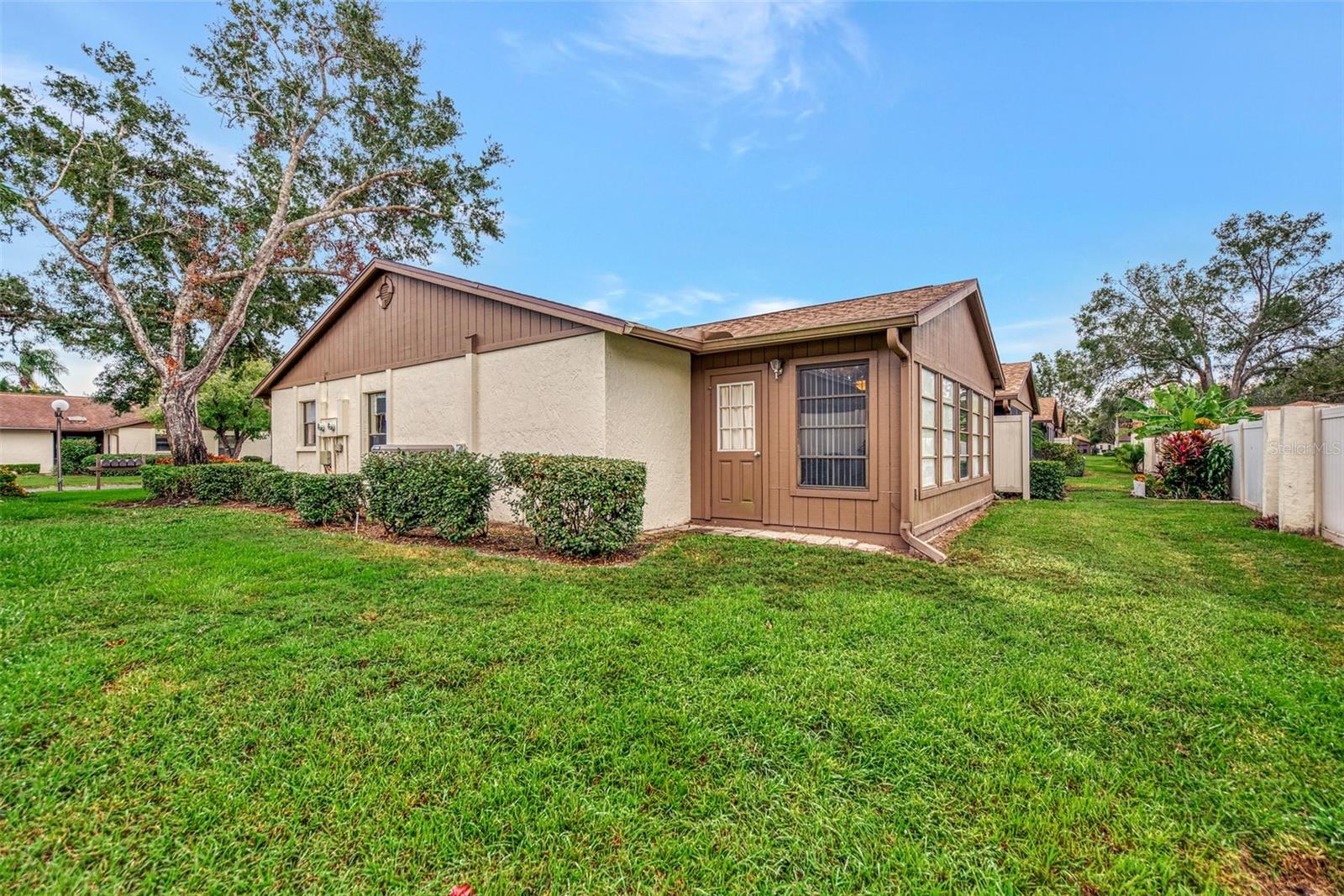 495 OAK HILL CIR #44