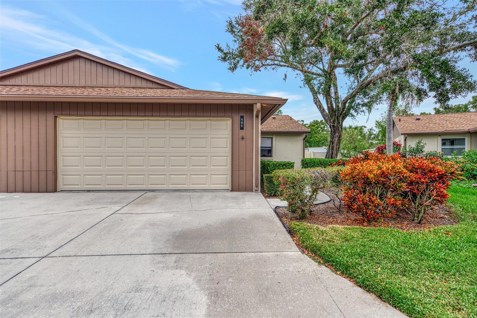 495 OAK HILL CIR #44