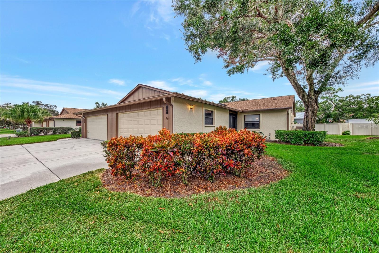 495 OAK HILL CIR #44