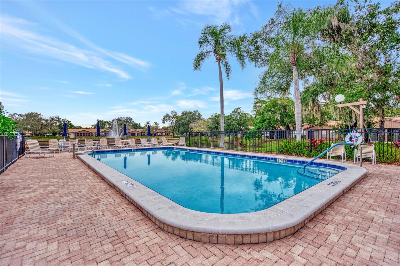 495 OAK HILL CIR #44