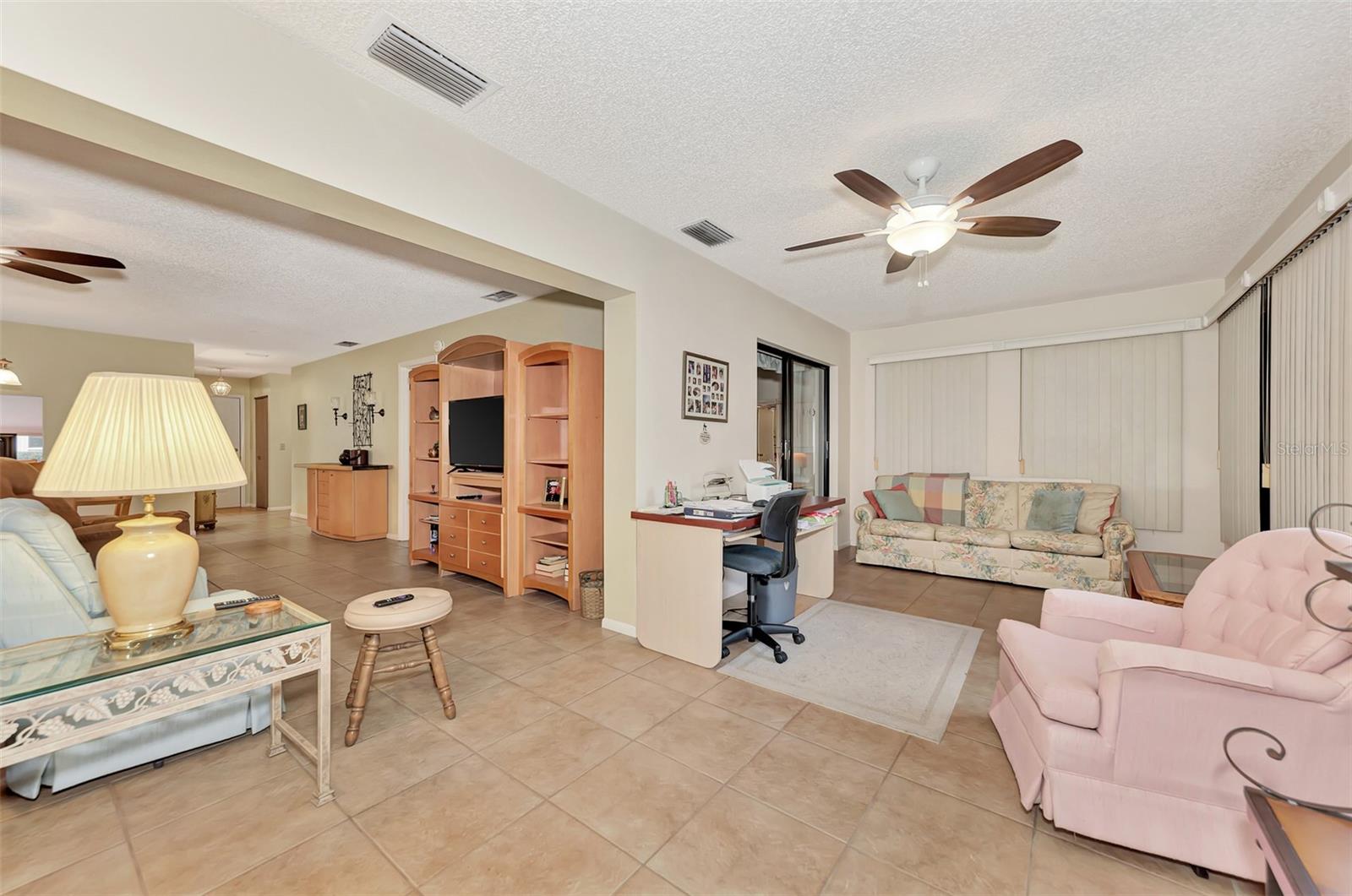 495 OAK HILL CIR #44