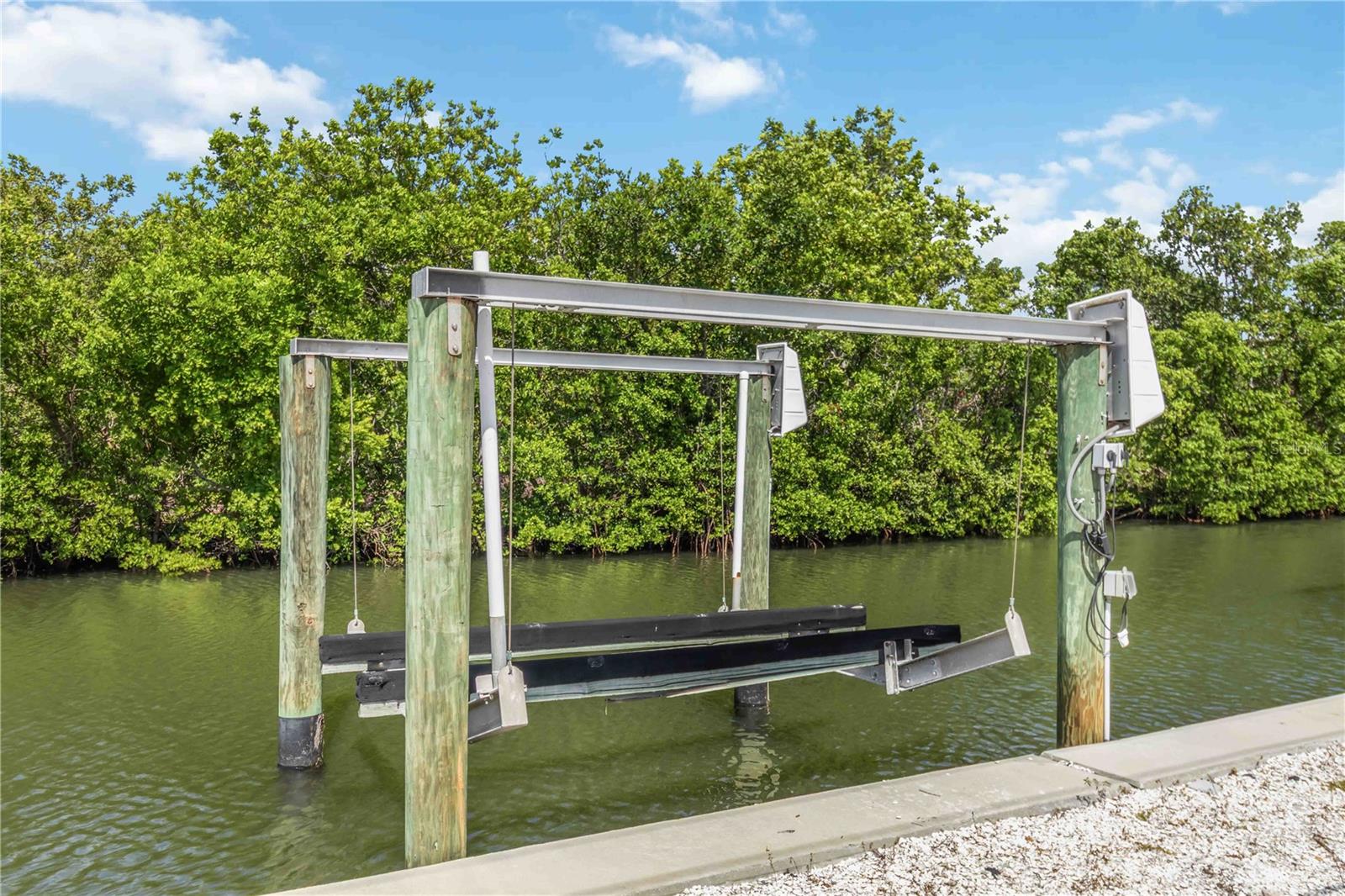 190 BIMINI DR