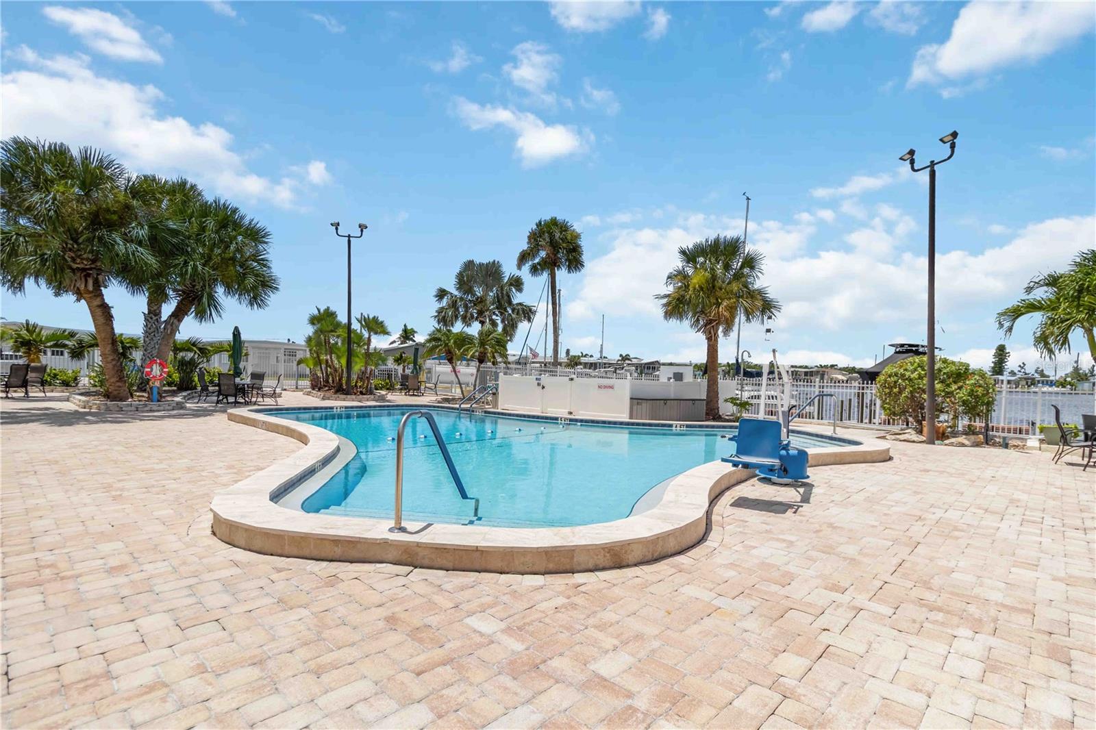 190 BIMINI DR