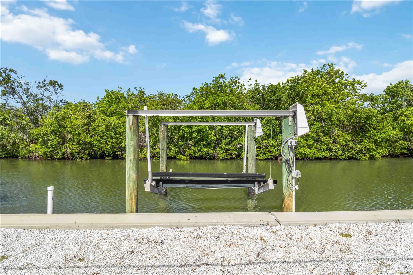 190 BIMINI DR