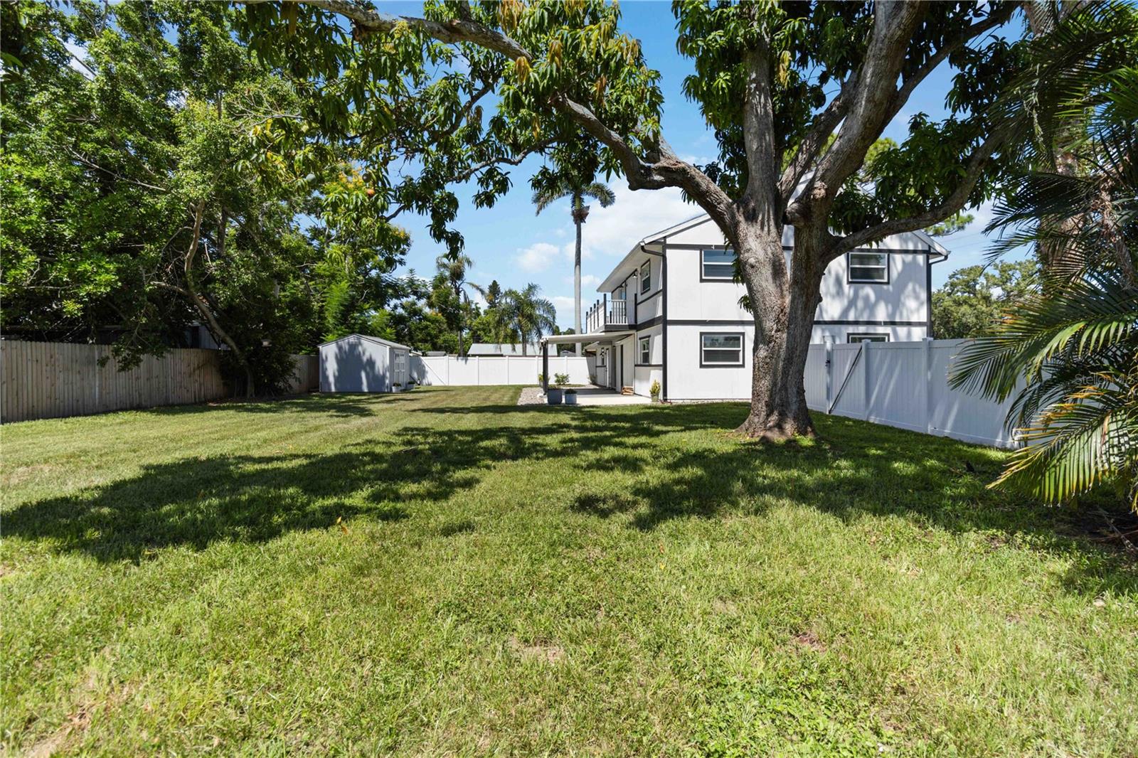 2707 17TH AVE W