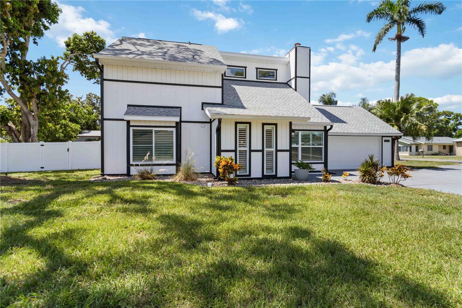 2707 17TH AVE W
