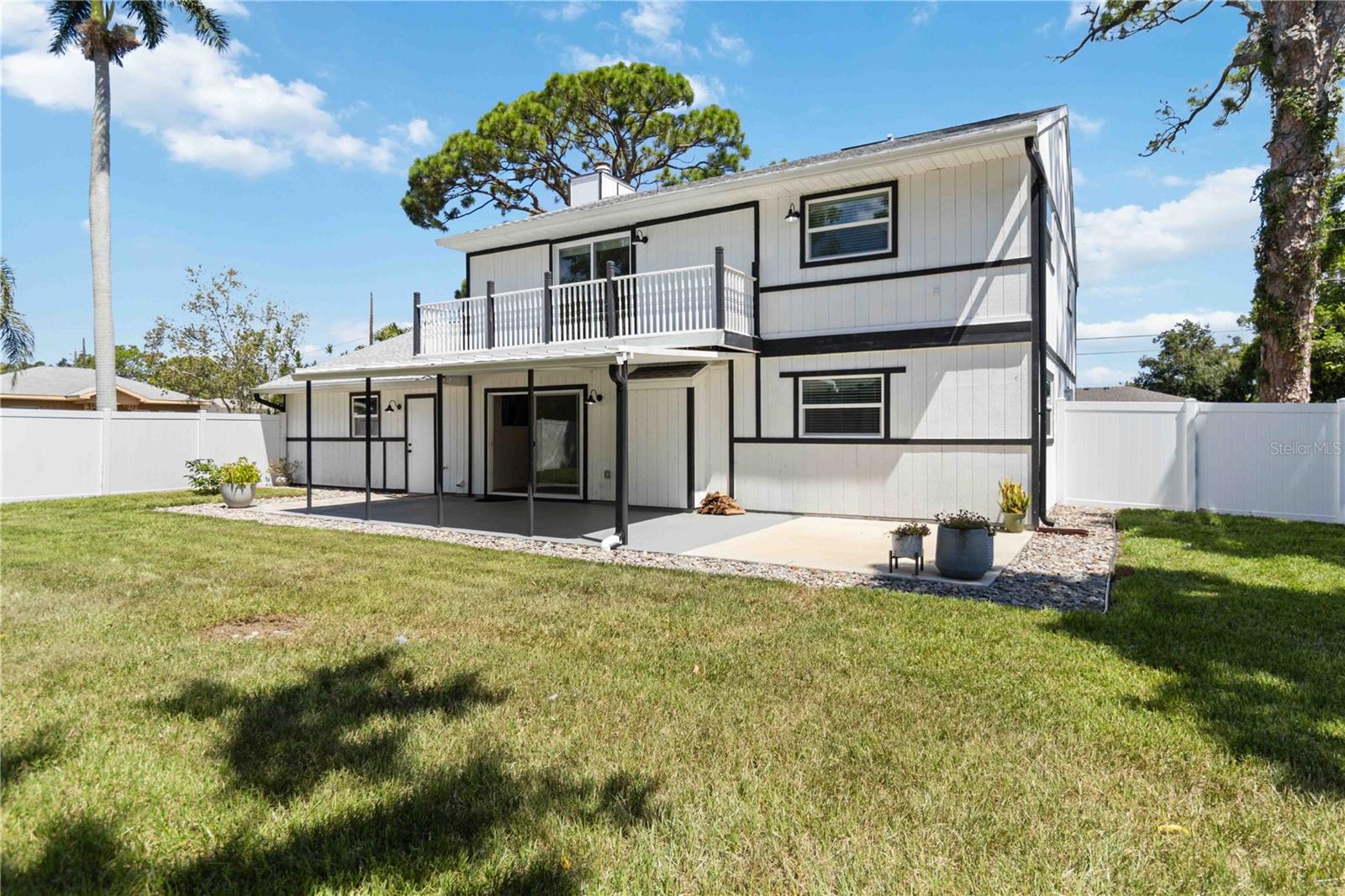 2707 17TH AVE W