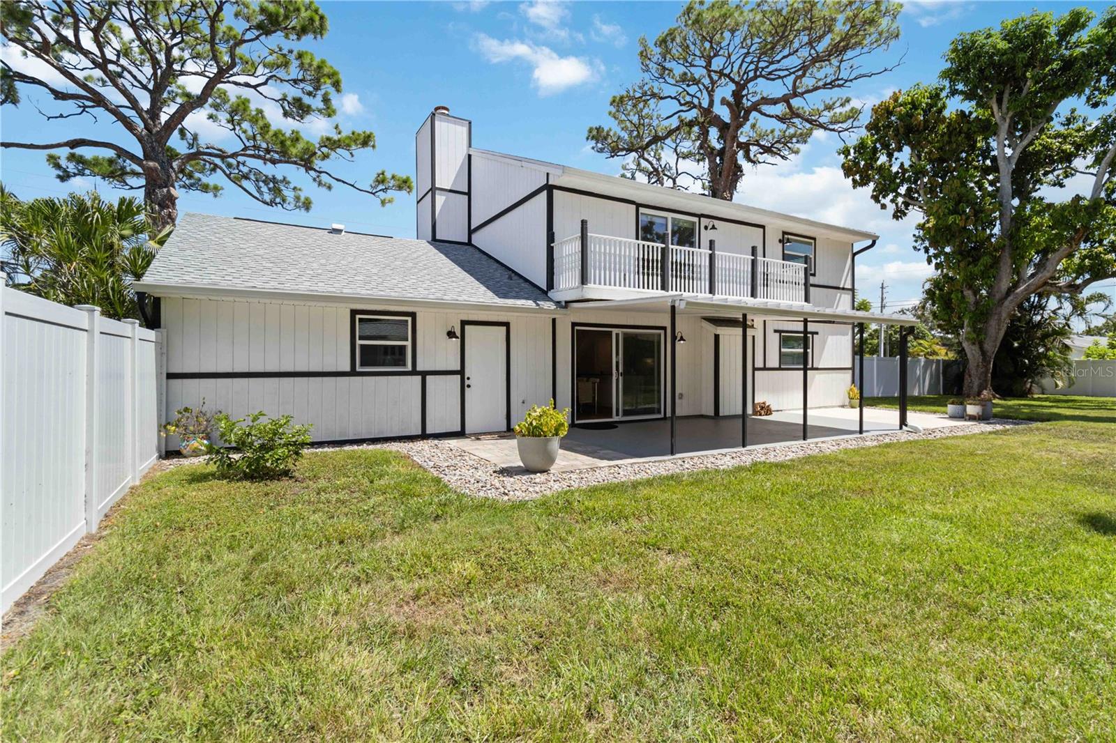 2707 17TH AVE W