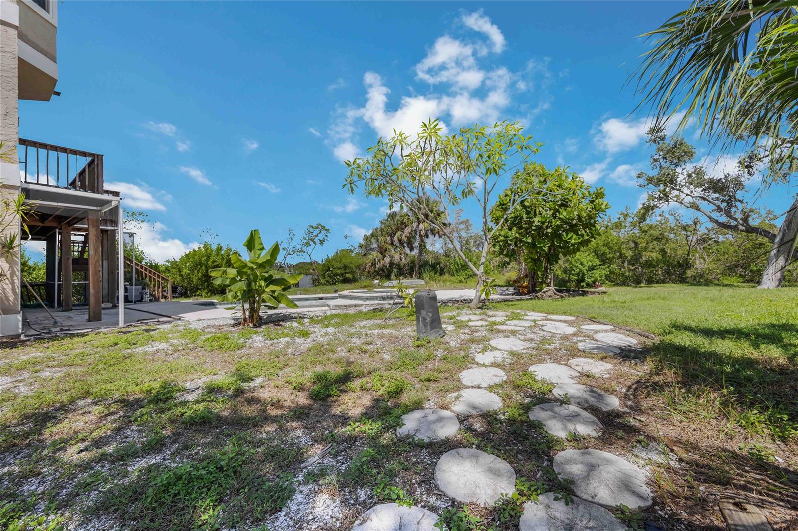 1470 BAYSHORE DR
