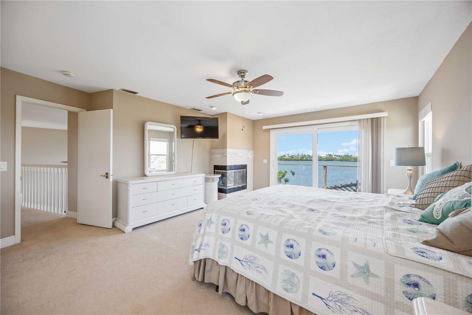 1470 BAYSHORE DR