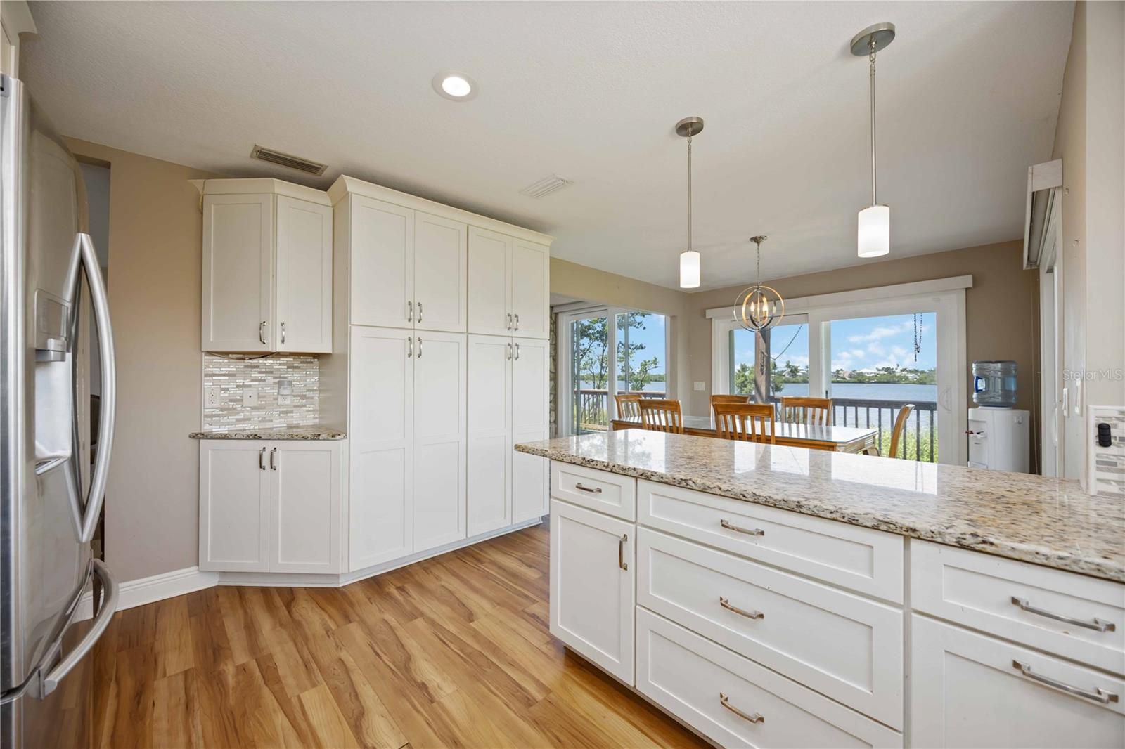 1470 BAYSHORE DR
