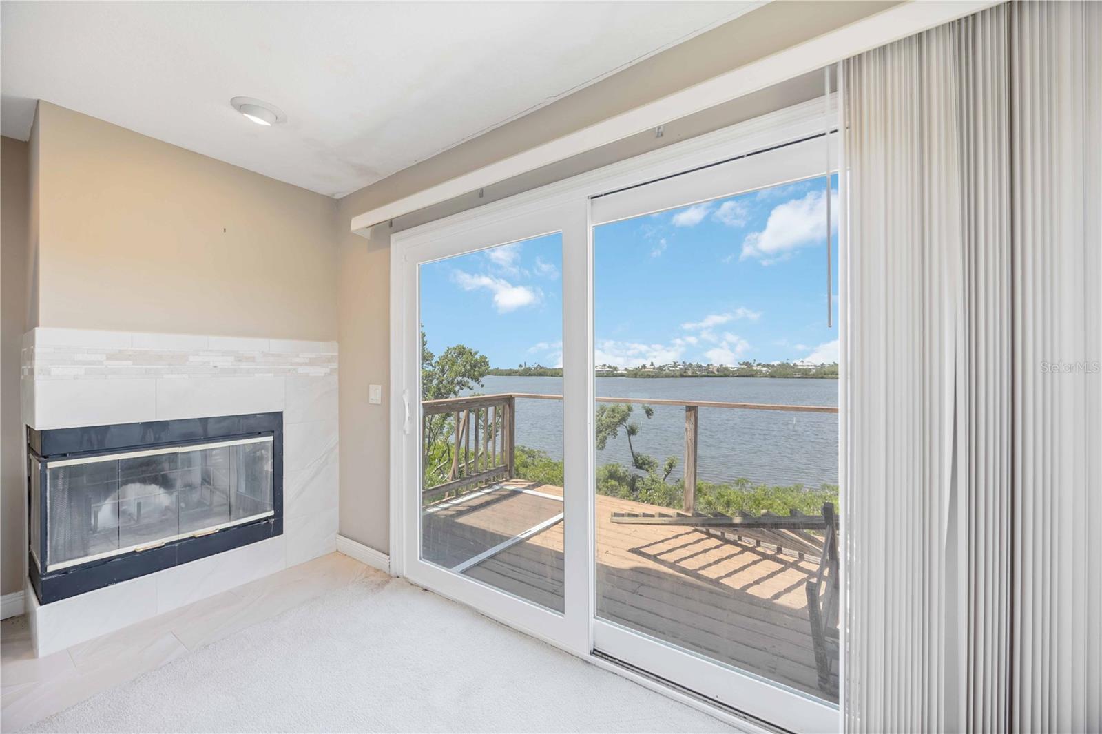 1470 BAYSHORE DR