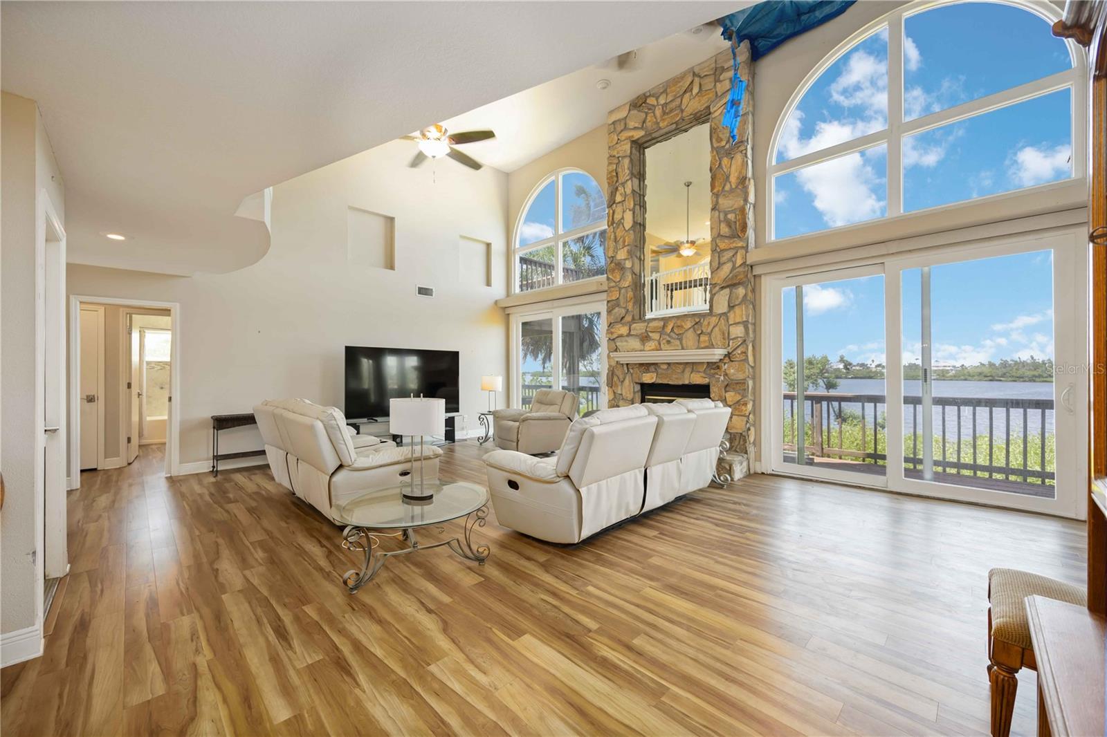 1470 BAYSHORE DR
