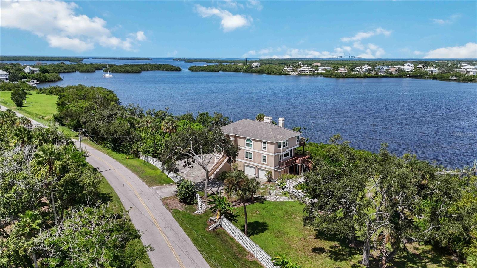 1470 BAYSHORE DR