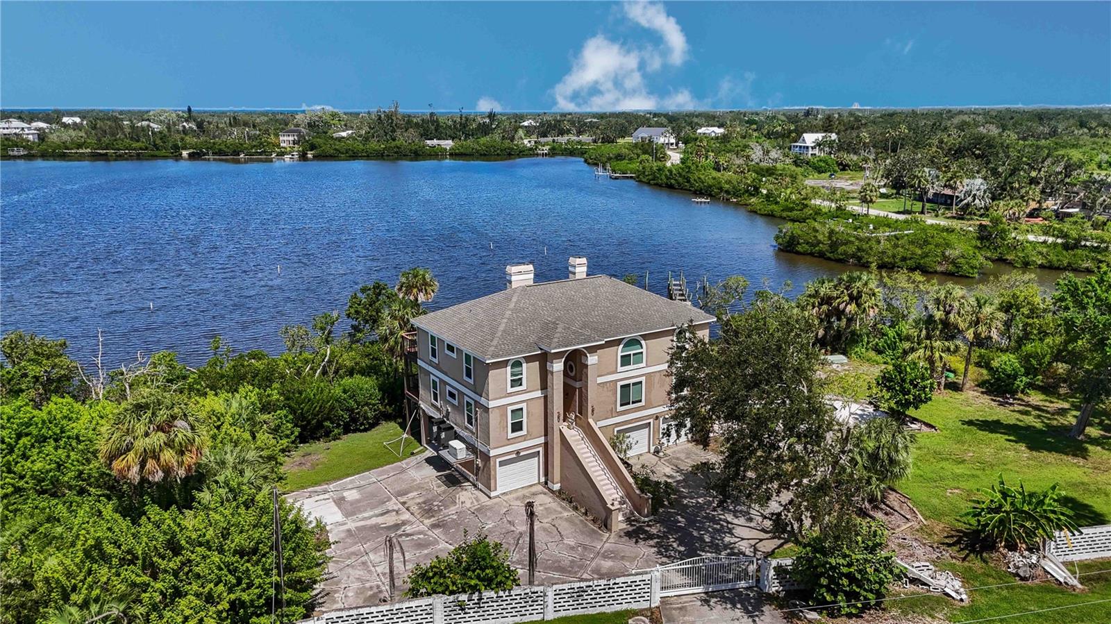 1470 BAYSHORE DR