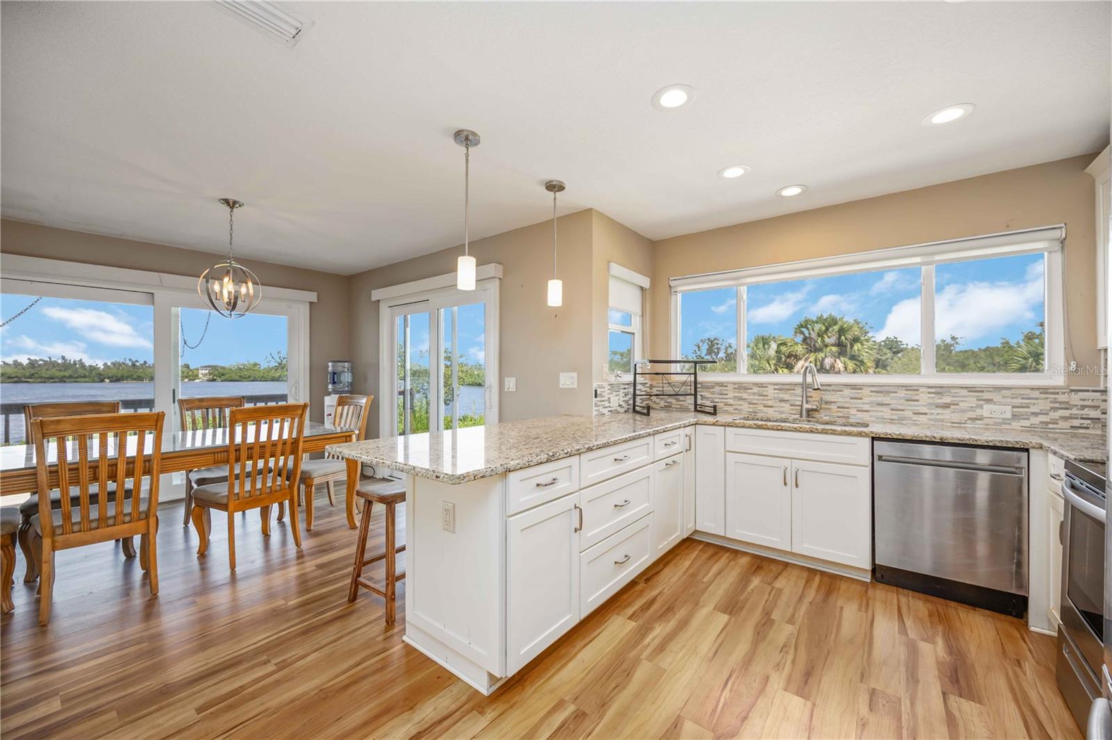 1460 BAYSHORE DR
