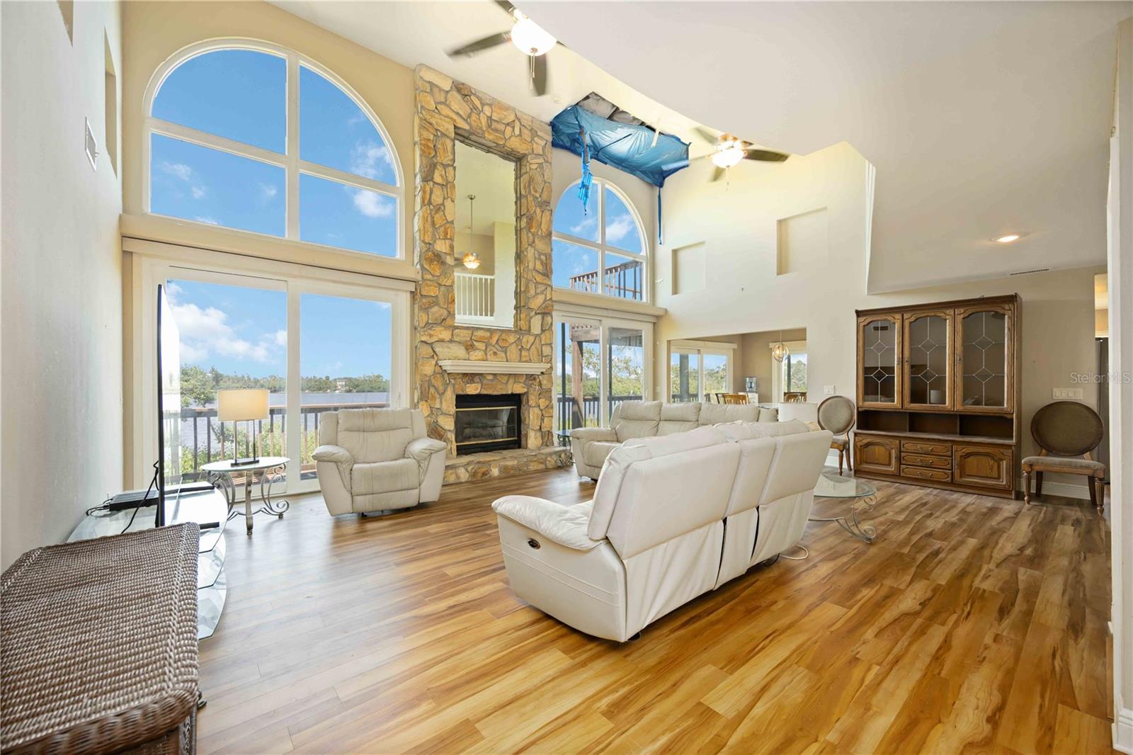 1460 BAYSHORE DR