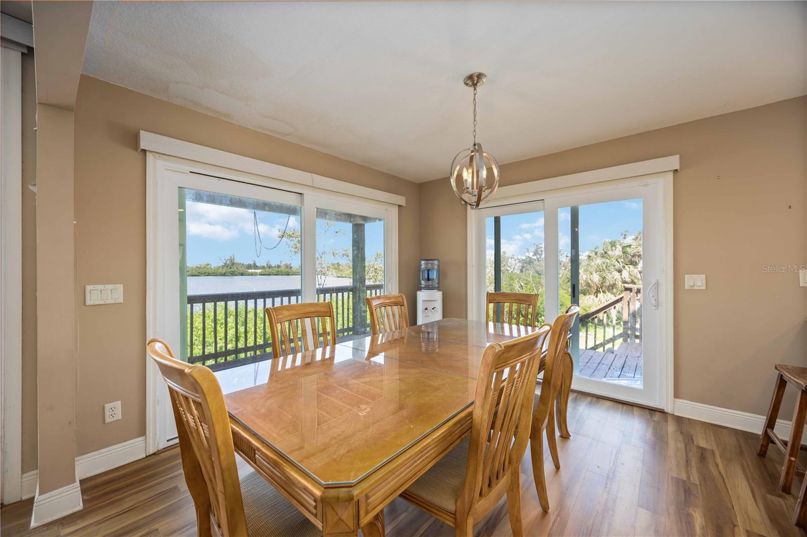 1460 BAYSHORE DR
