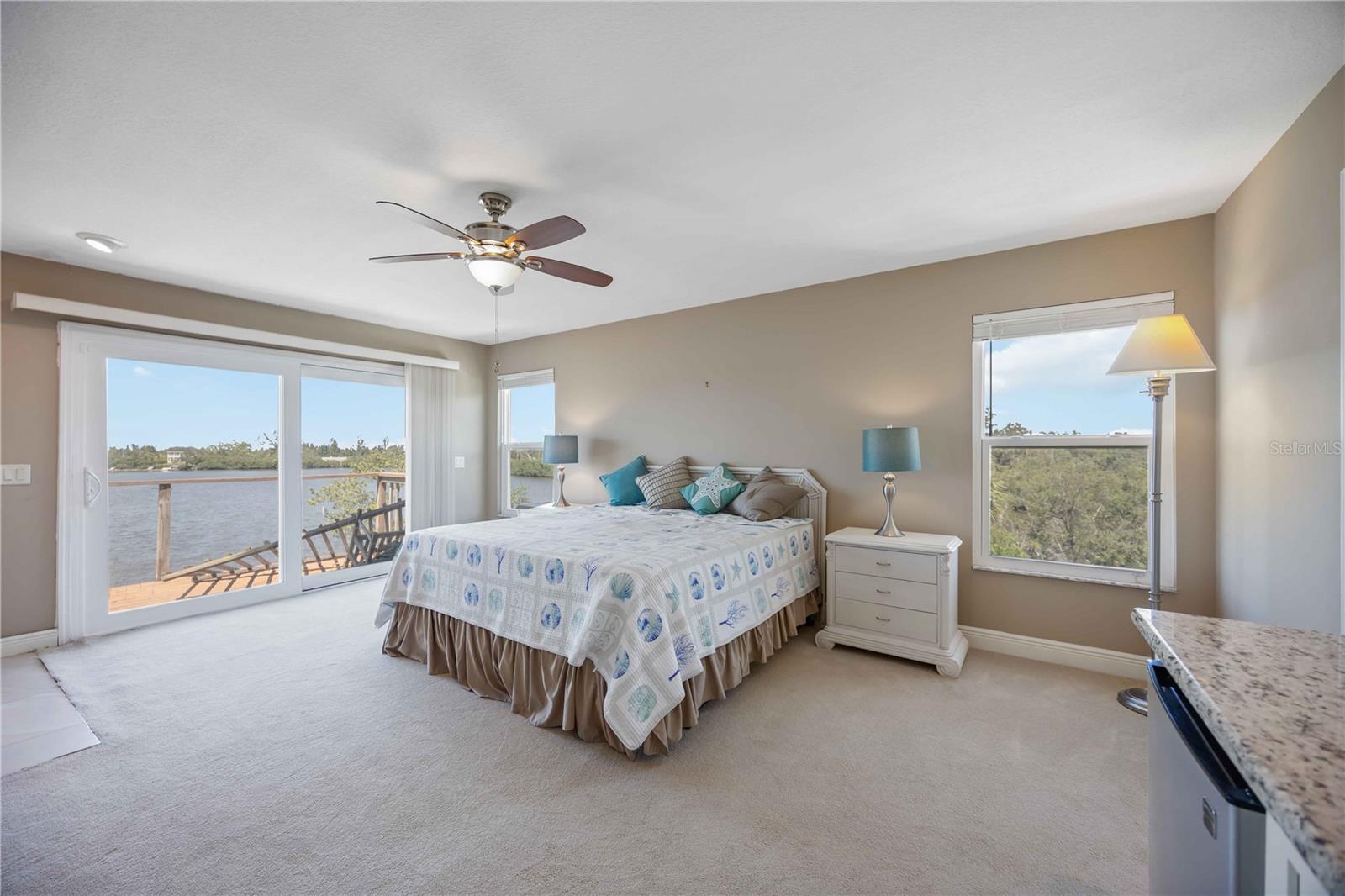 1460 BAYSHORE DR