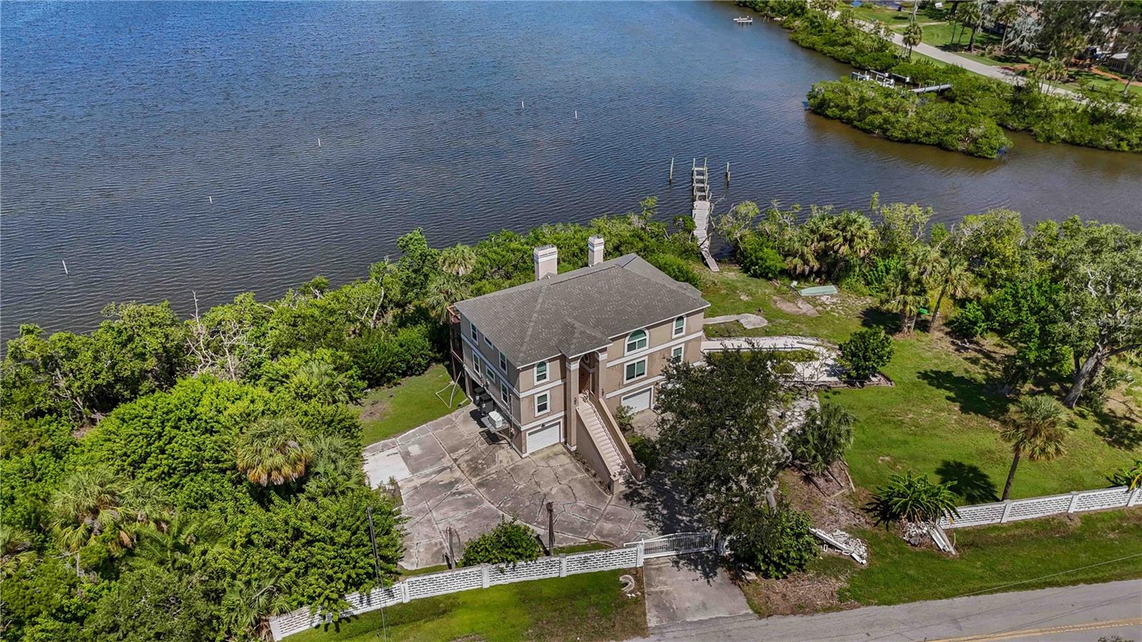 1460 BAYSHORE DR