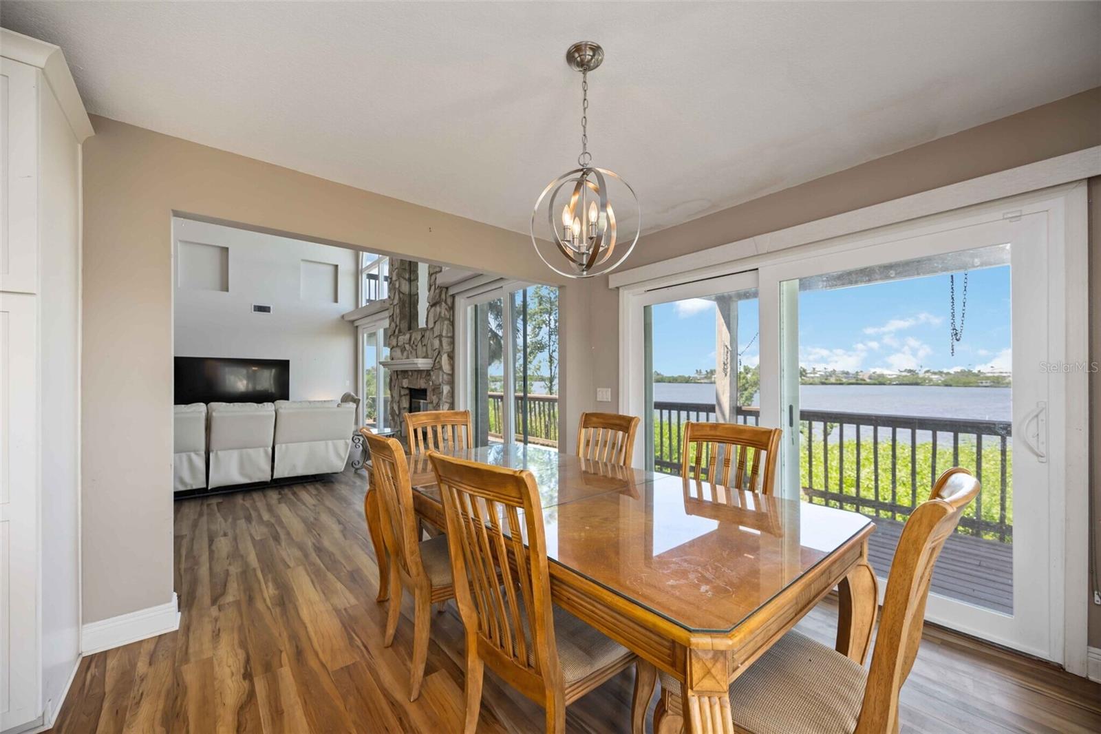1460 BAYSHORE DR