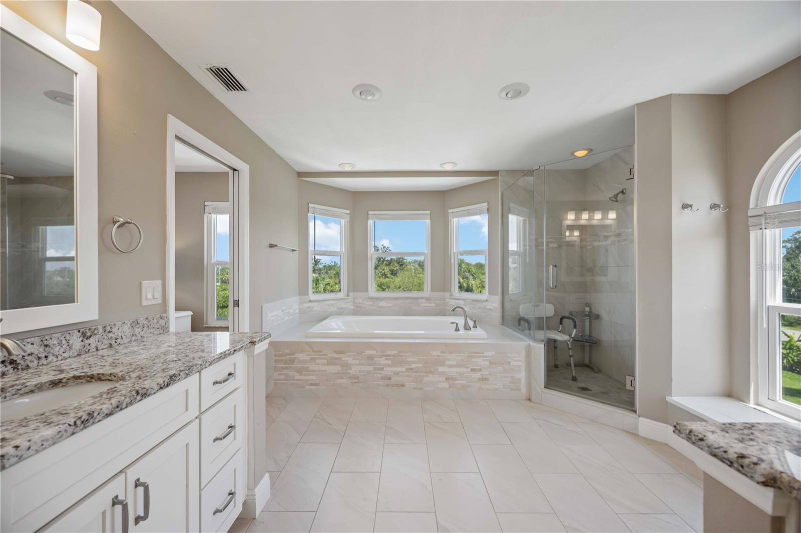 1460 BAYSHORE DR