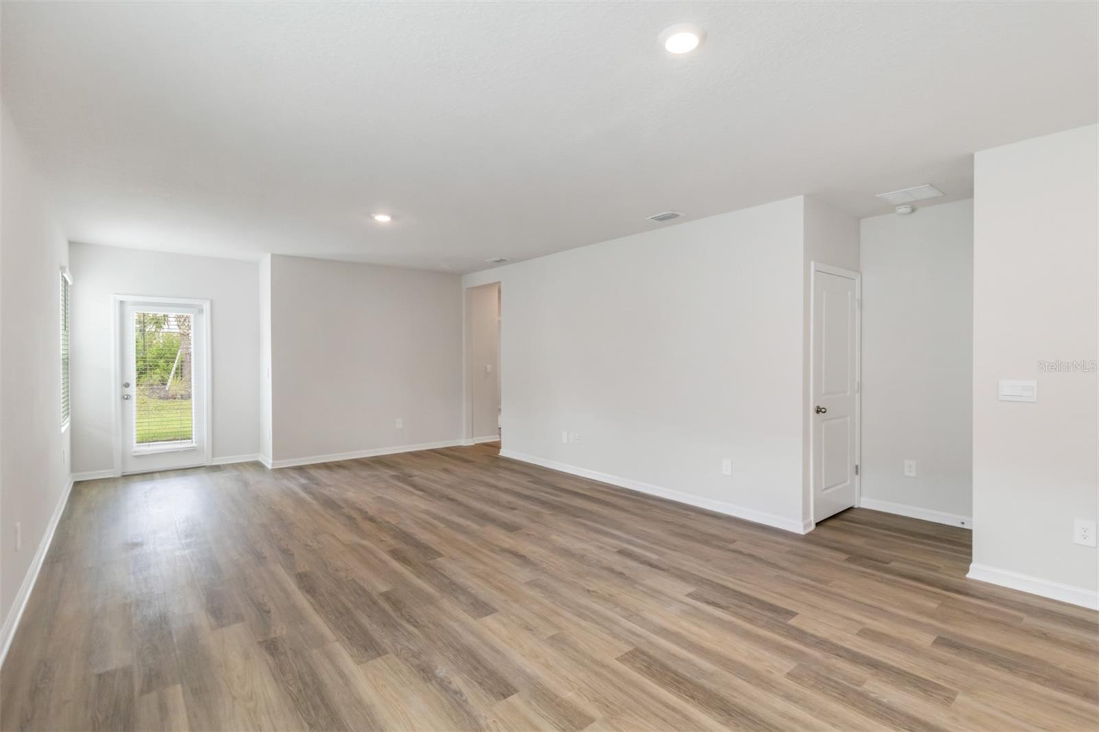 3218 BITTERROOT LN