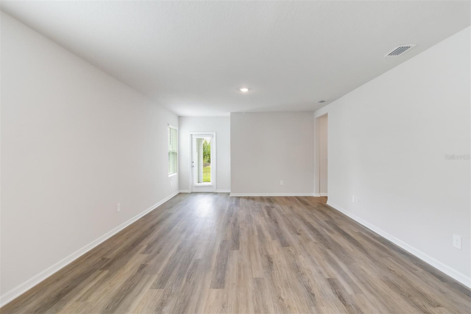 3218 BITTERROOT LN