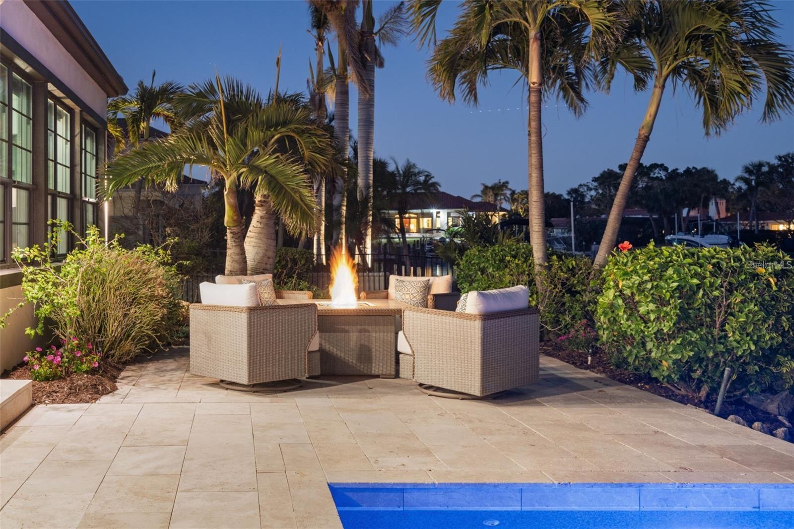 355 W ROYAL FLAMINGO DR