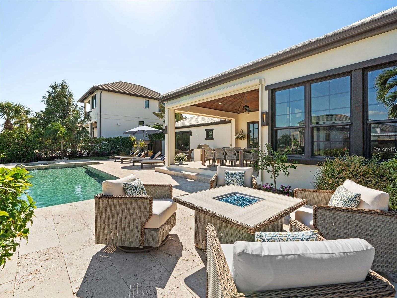 355 W ROYAL FLAMINGO DR