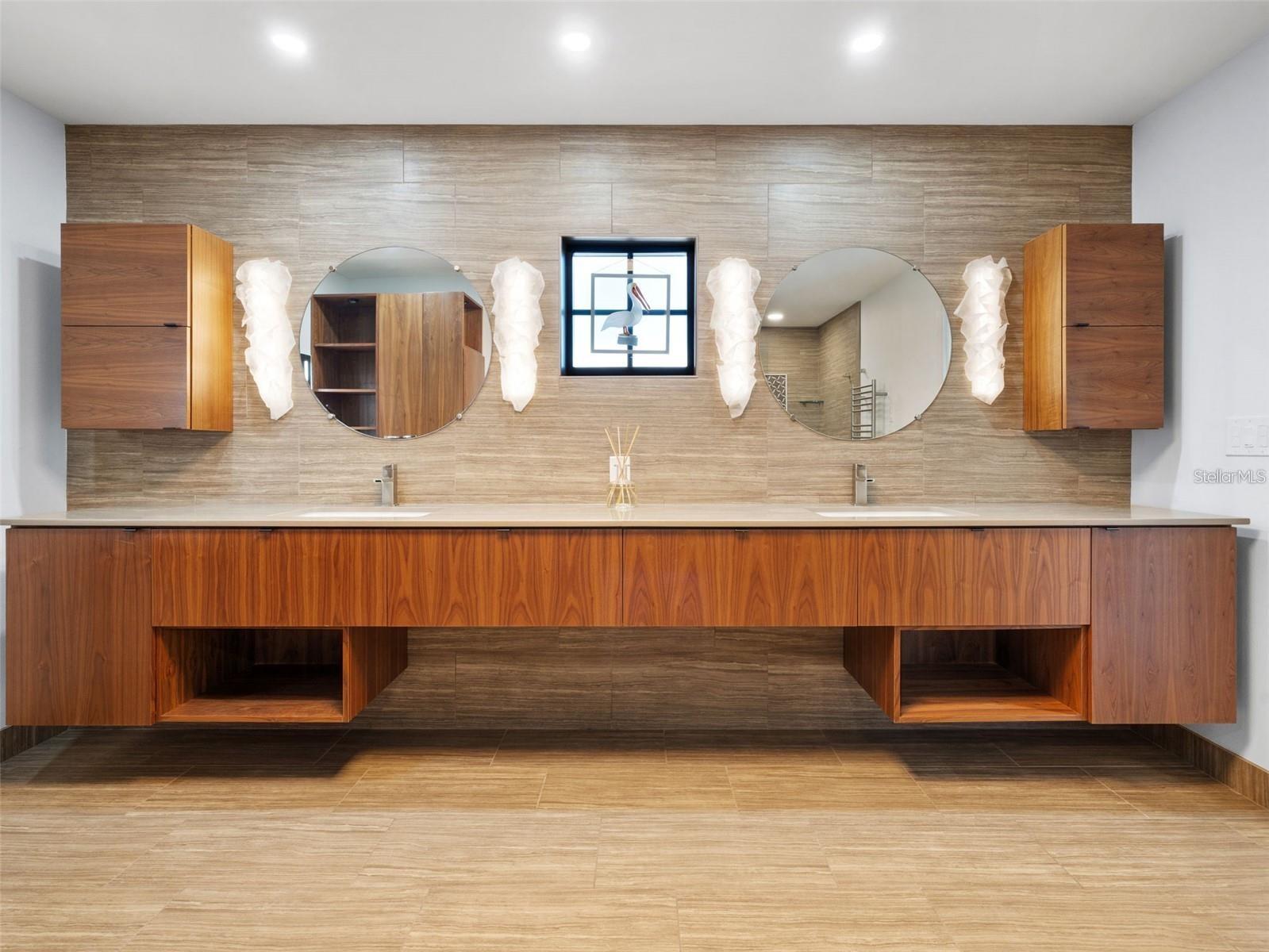 355 W ROYAL FLAMINGO DR