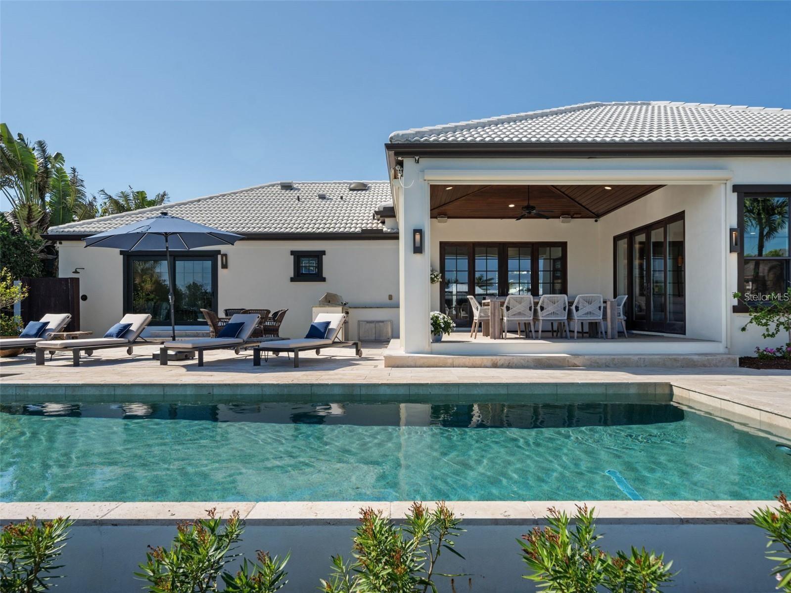 355 W ROYAL FLAMINGO DR