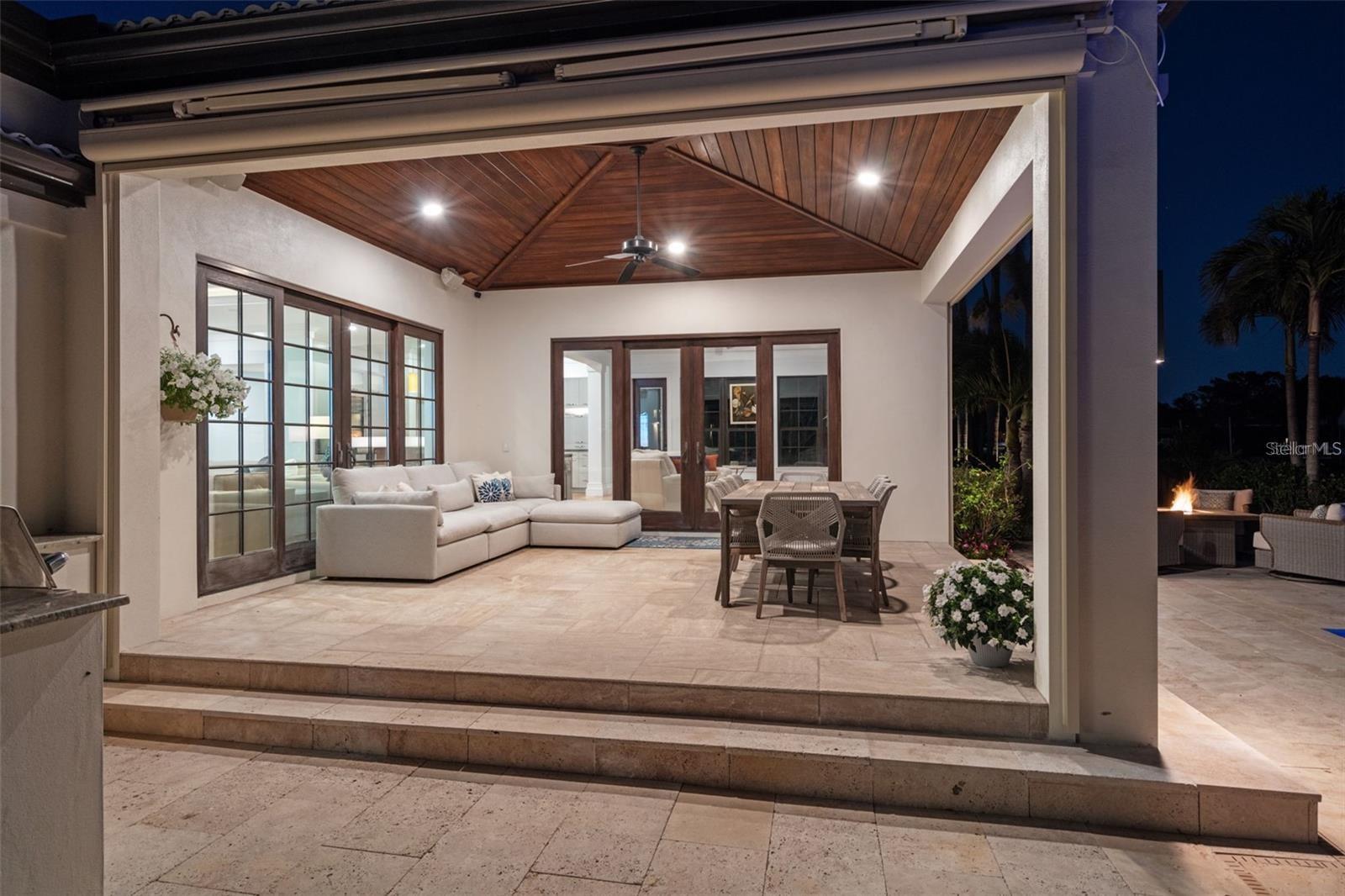 355 W ROYAL FLAMINGO DR