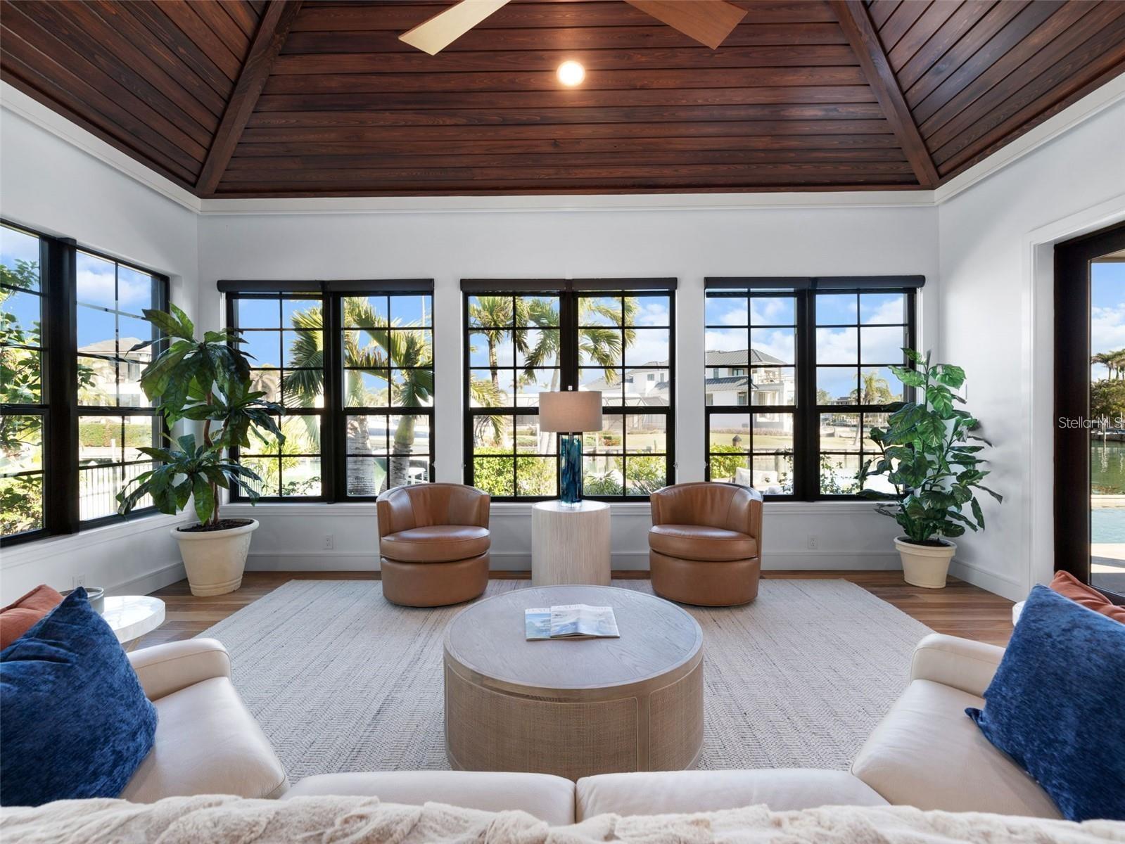 355 W ROYAL FLAMINGO DR