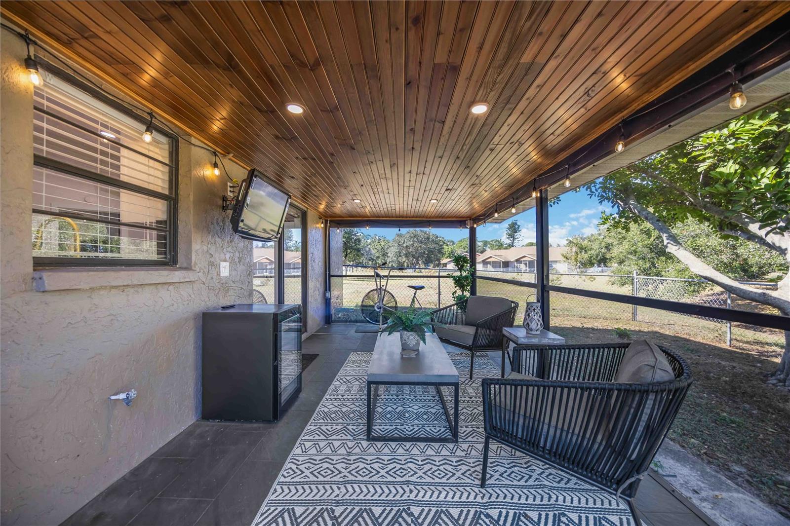 5707 DEER HOLLOW LN W