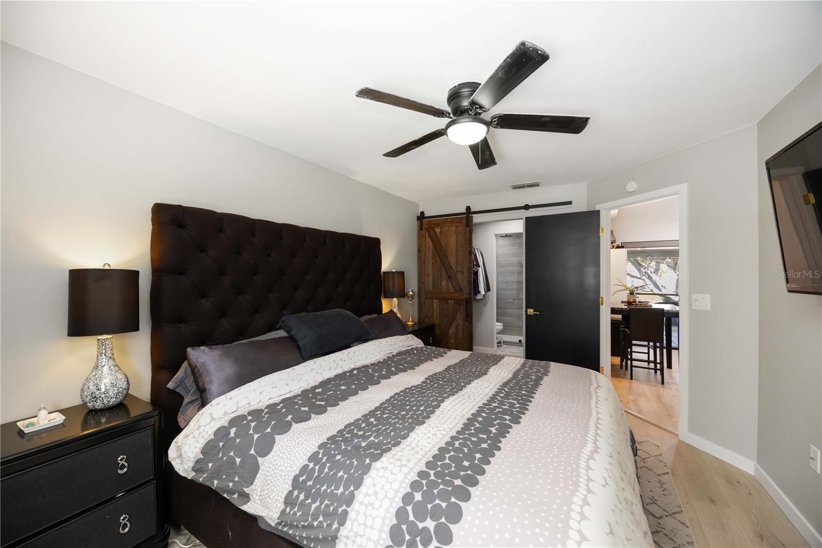 5707 DEER HOLLOW LN W