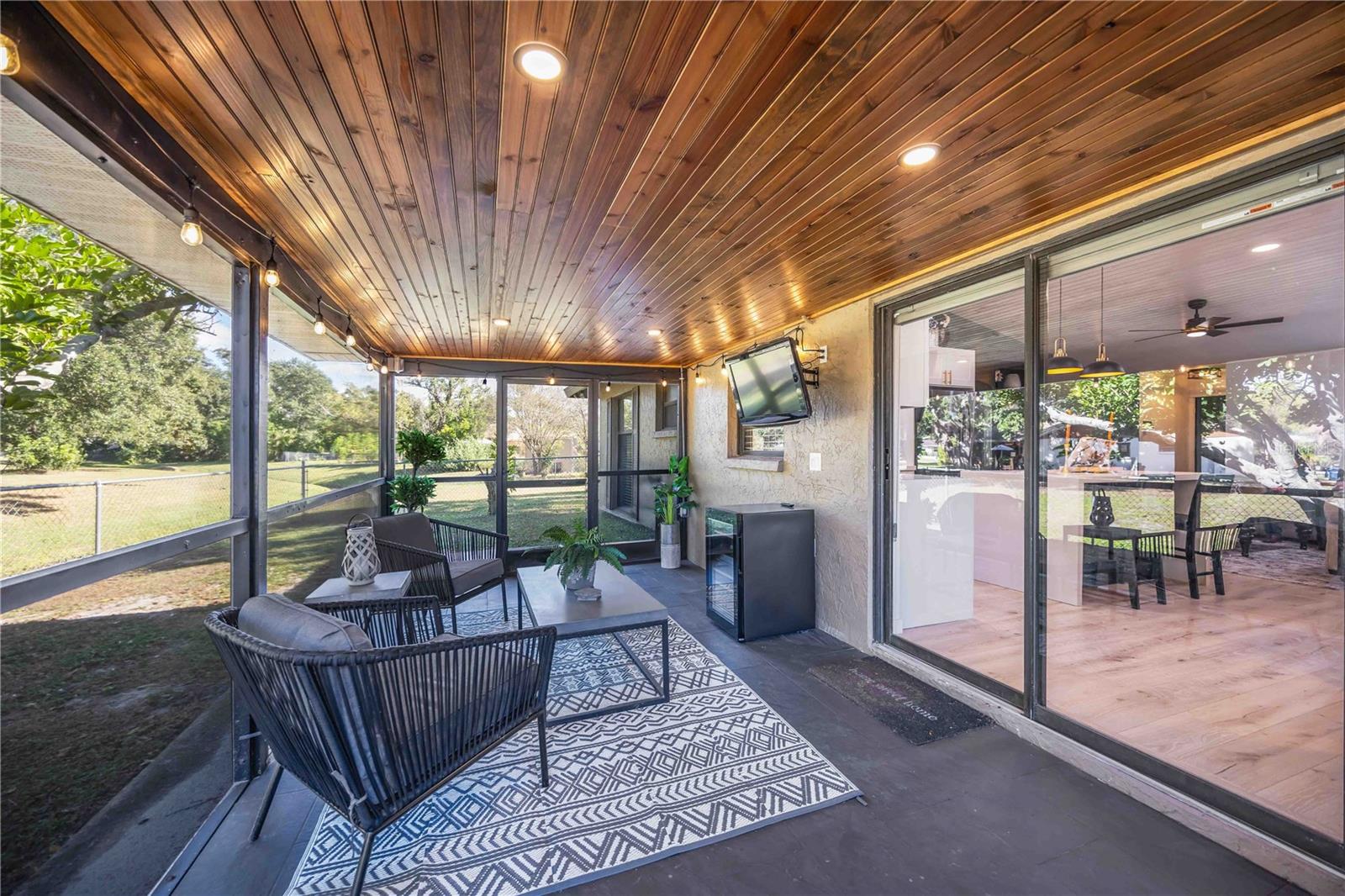 5707 DEER HOLLOW LN W