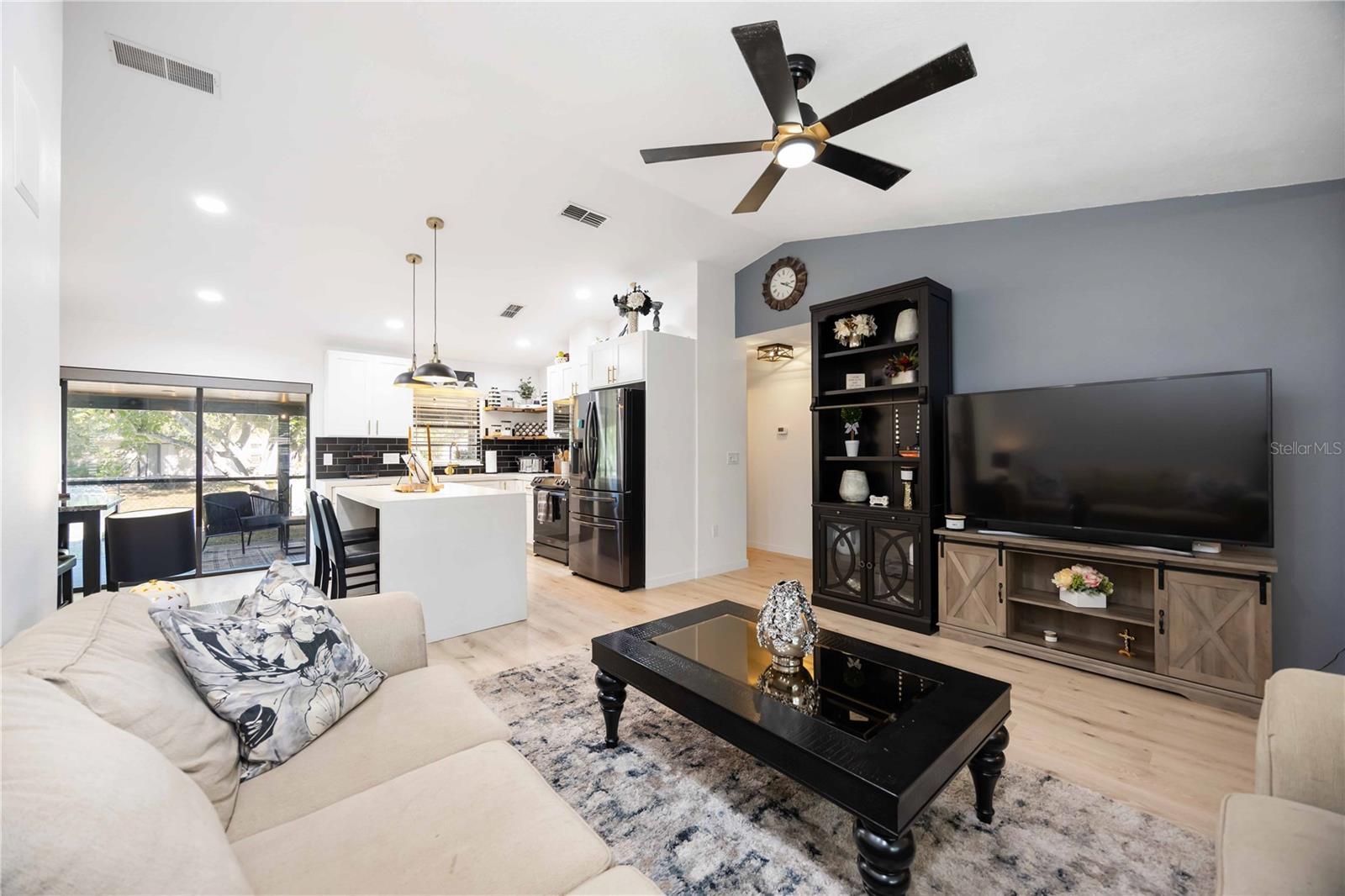 5707 DEER HOLLOW LN W