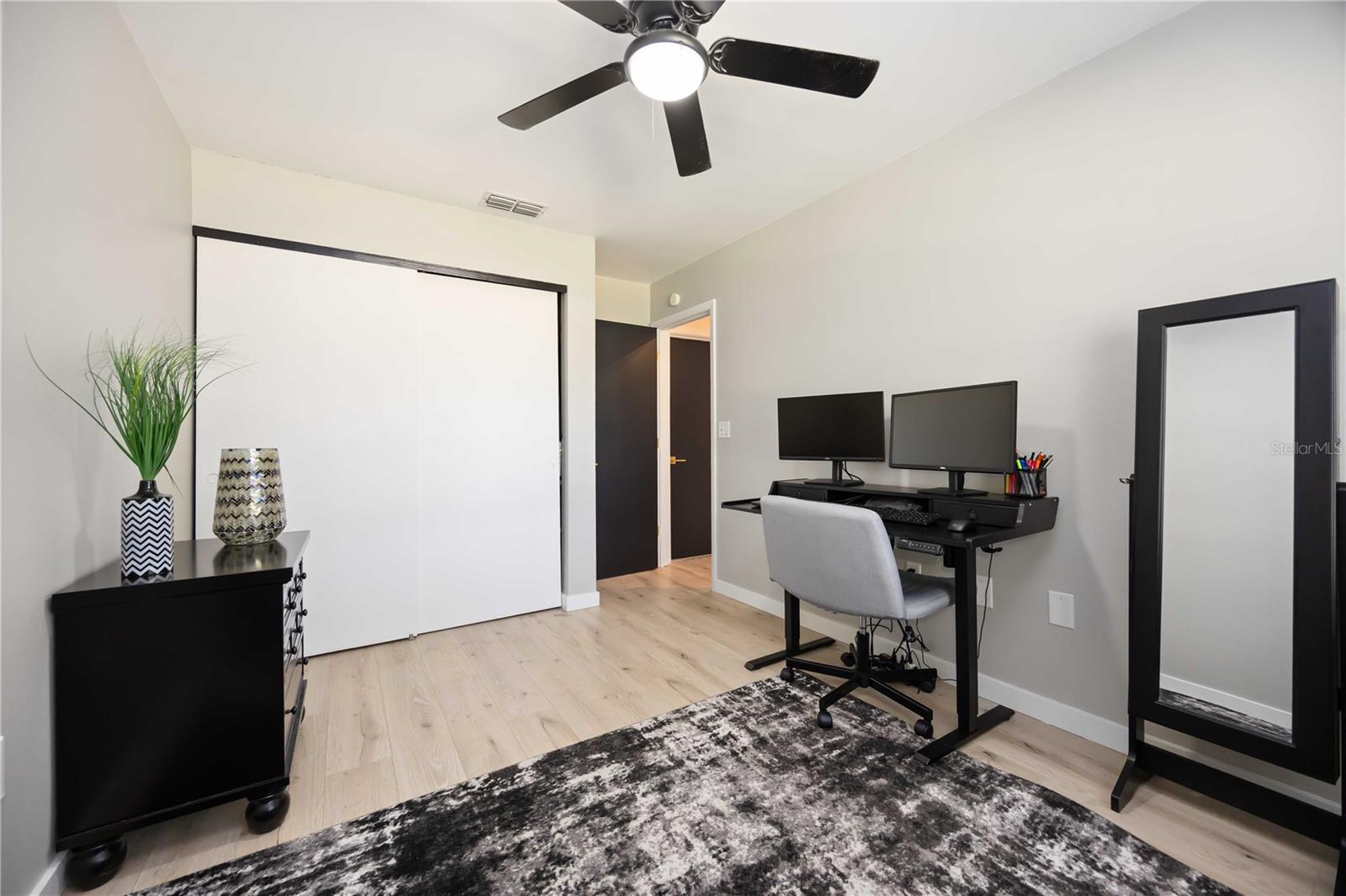 5707 DEER HOLLOW LN W