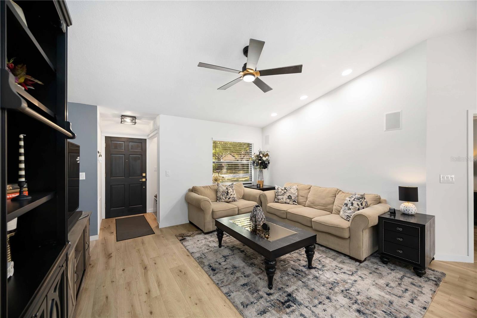 5707 DEER HOLLOW LN W