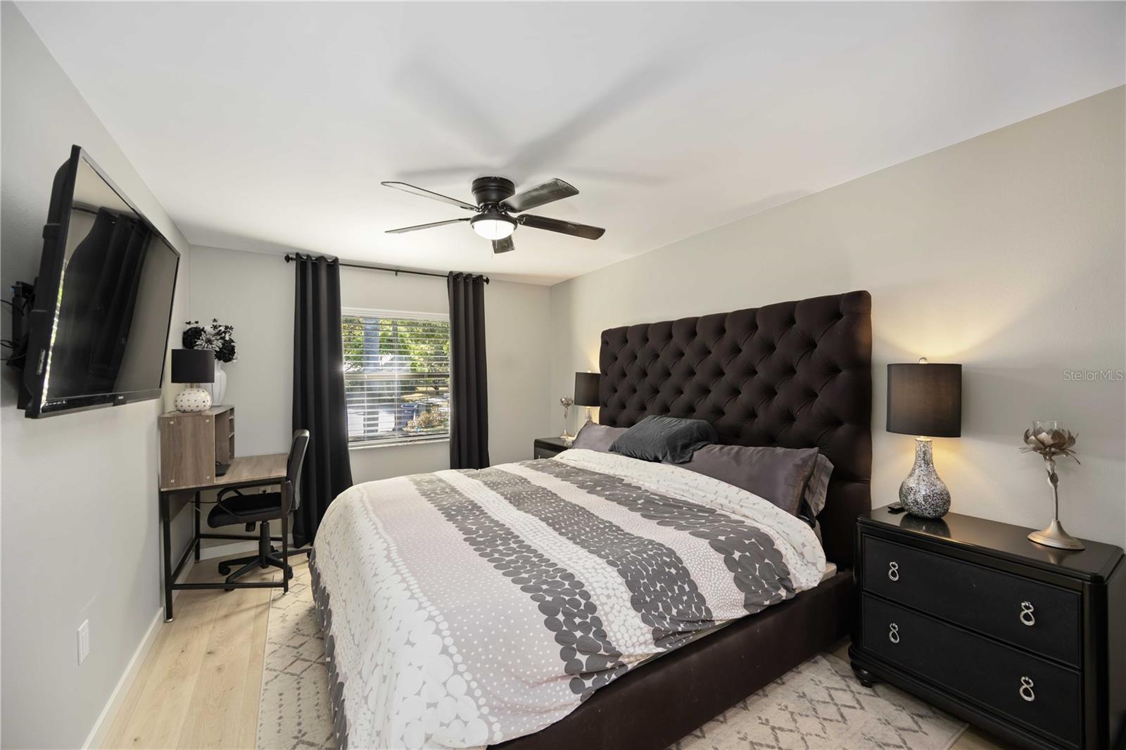 5707 DEER HOLLOW LN W